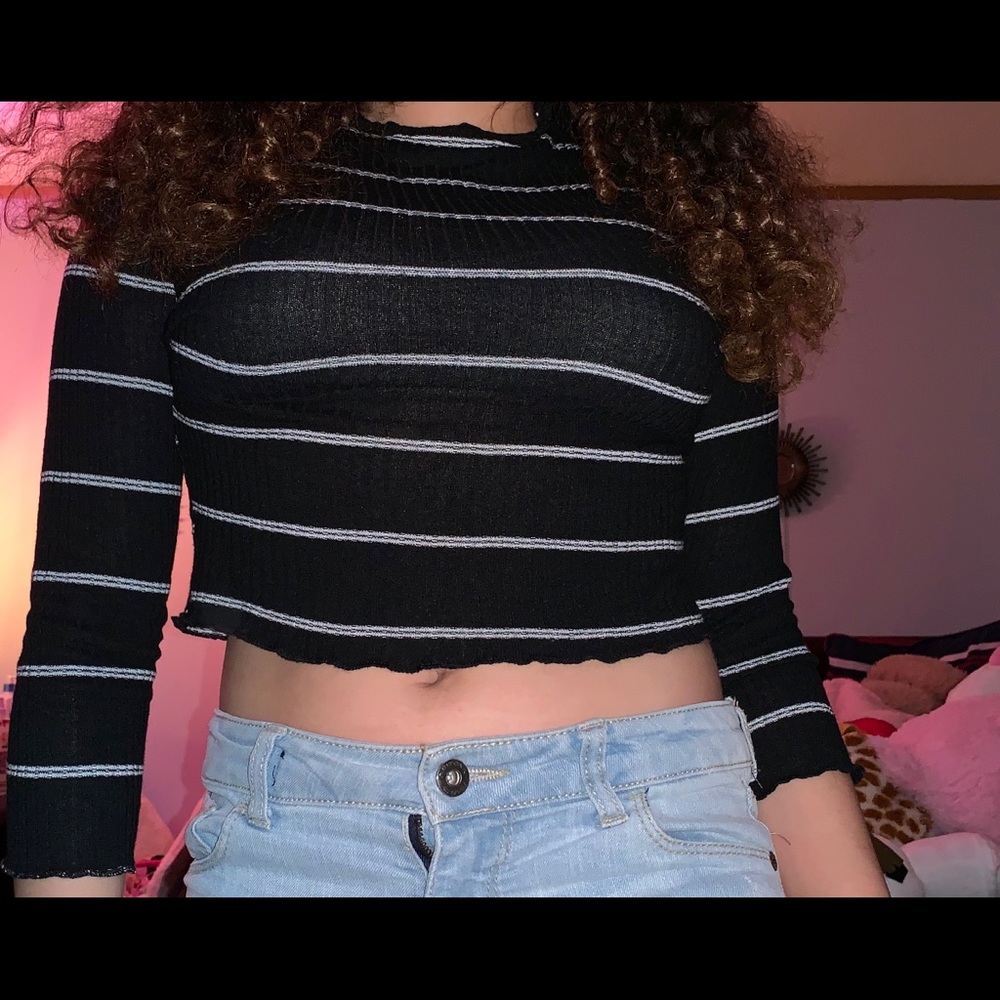 Black and white ❤️  cropped Turtle neck top